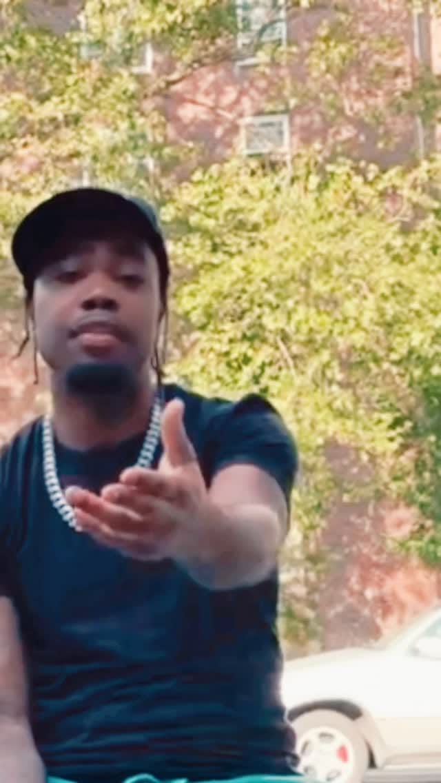 Post 6 by Moeschino on Instagram (video)