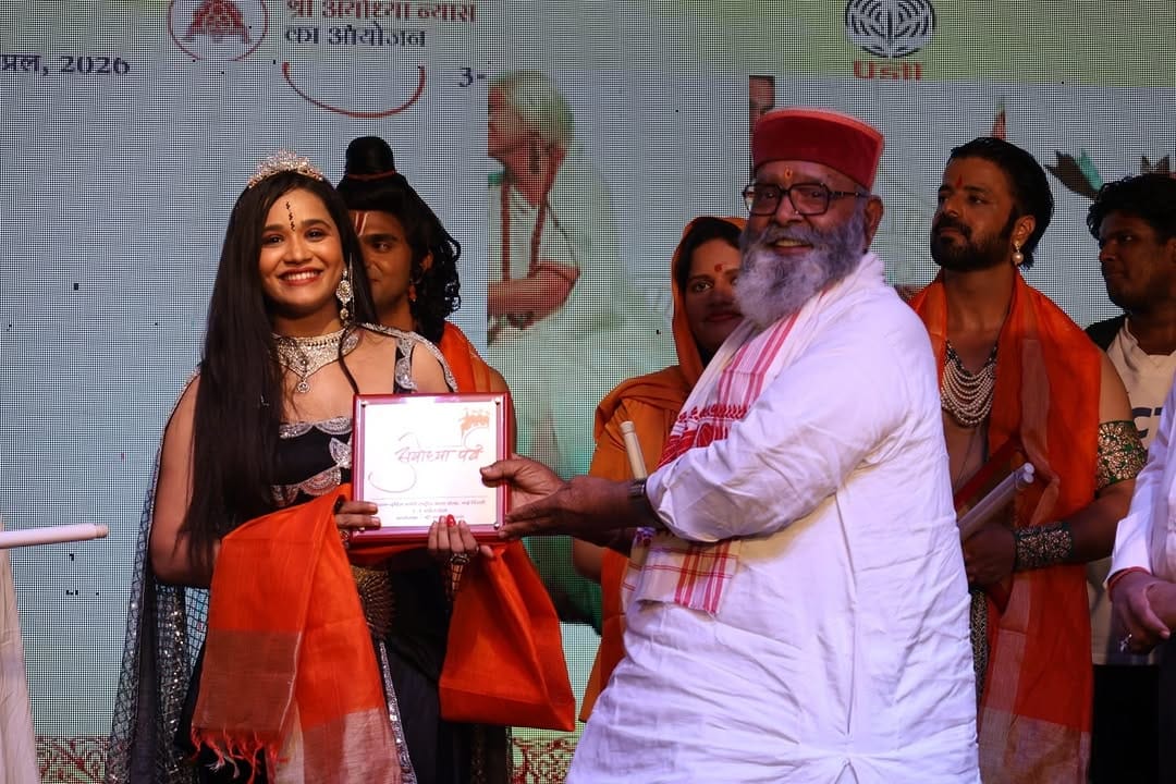 Post 2 by Apoorva Deshmukh on Instagram (image)