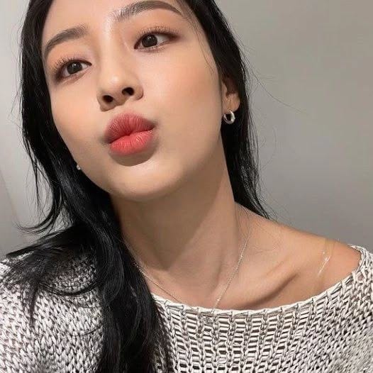 Post 3 by 강민아 on Instagram (carousel)