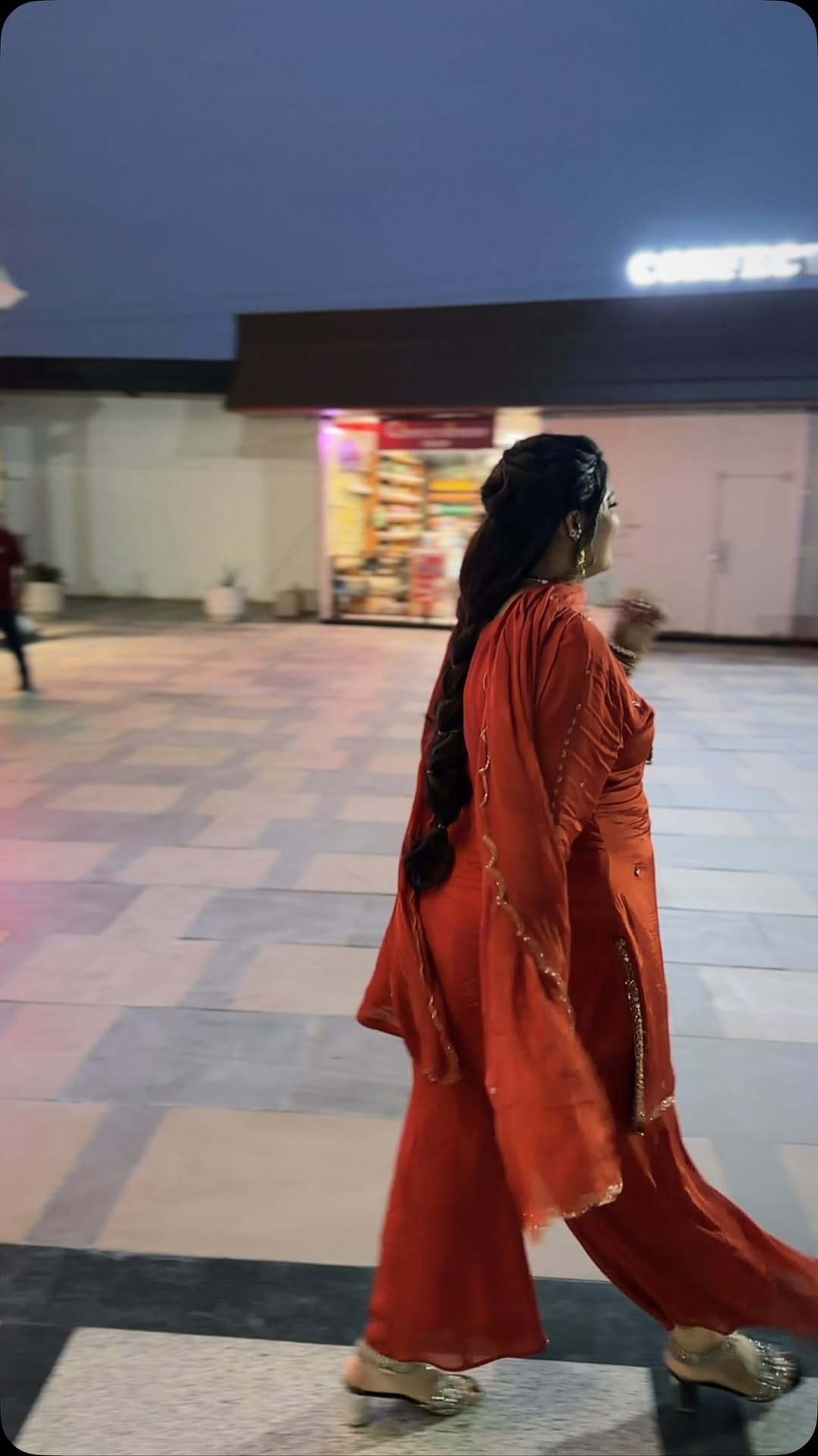Post 6 by Sushma Rana on Instagram (video)