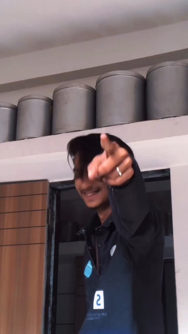 Post 8 by "𝐒𝐜𝐨𝐭𝐭 𝐧𝐱21" on Instagram (video)