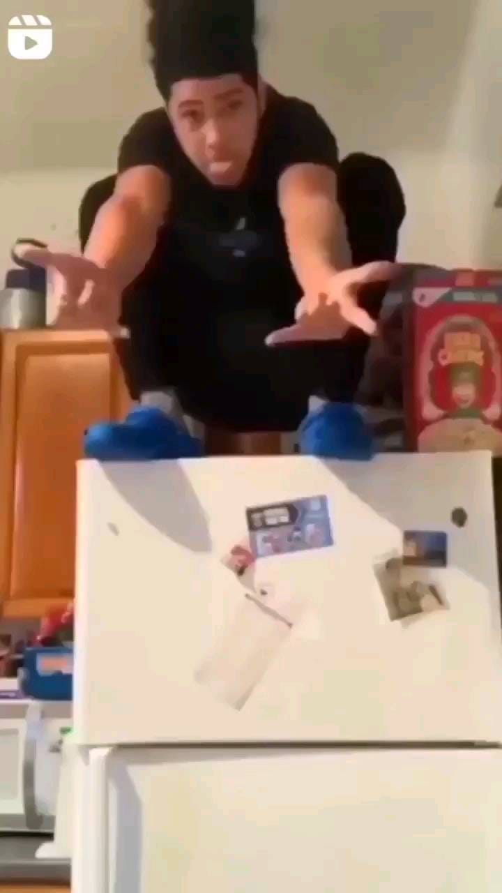 Post 7 by Ayşe Kınalı on Instagram (video)