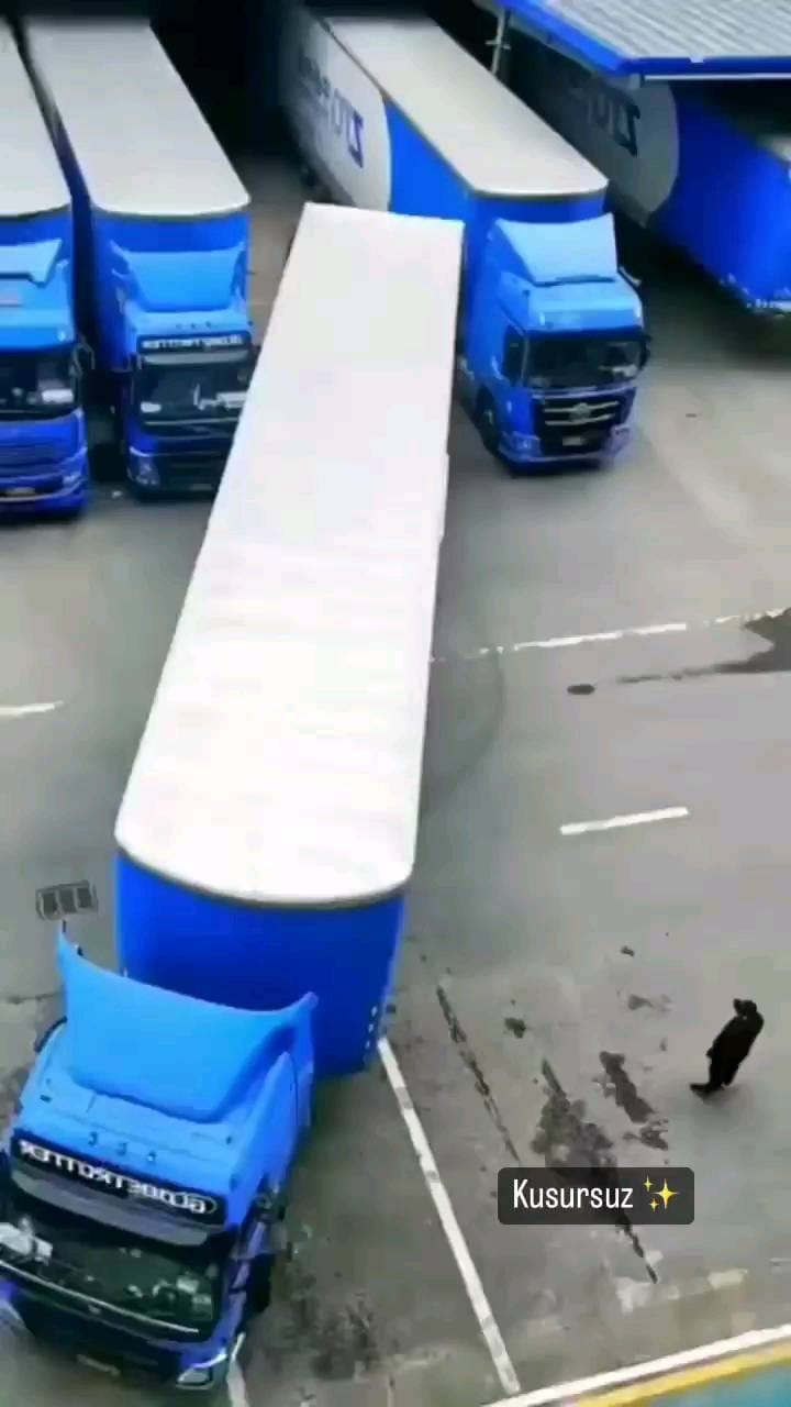Post 8 by Ayşe Kınalı on Instagram (video)