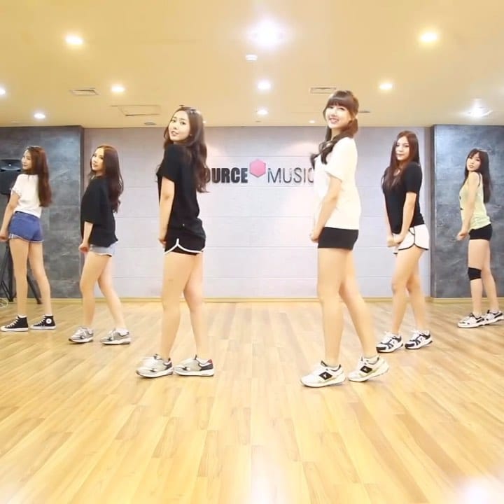 Post 4 by SINB FANCAMS 🖤 on Instagram (video)