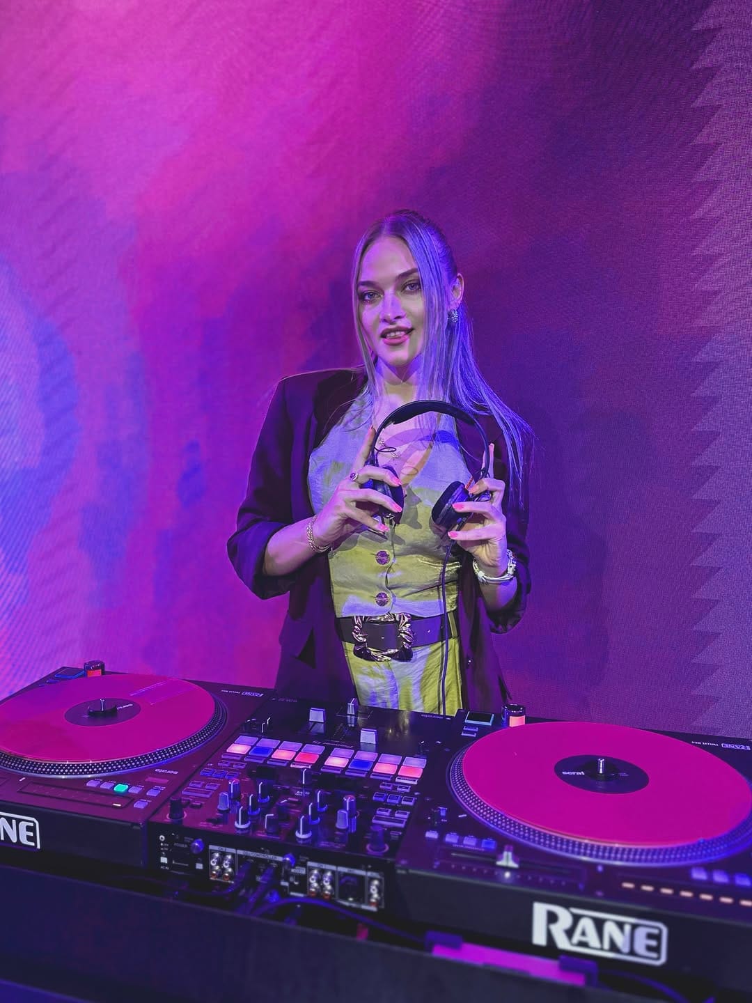 Post 9 by DJ DAMN LADY • Oprawa muzyczna • Eventy • Imprezy • Wesela on Instagram (carousel)
