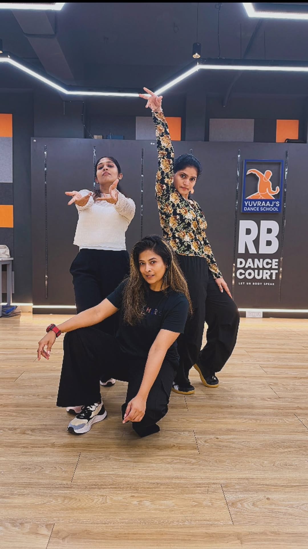 Post 10 by Rhythmic Beat Dance Court - Valasaravakkam on Instagram (video)