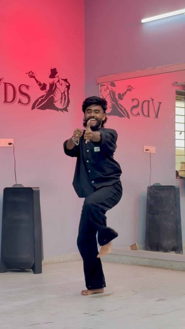 Post 3 by @venky_dancer7 on Instagram (video)