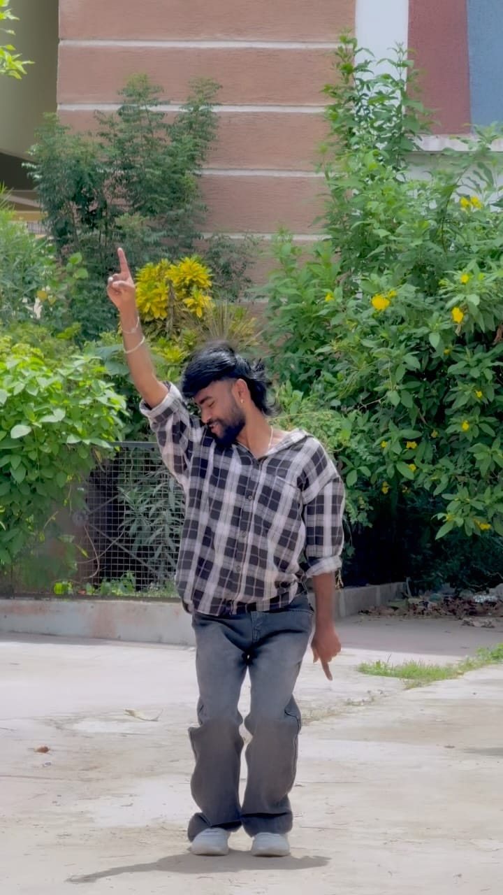 Post 5 by @venky_dancer7 on Instagram (video)
