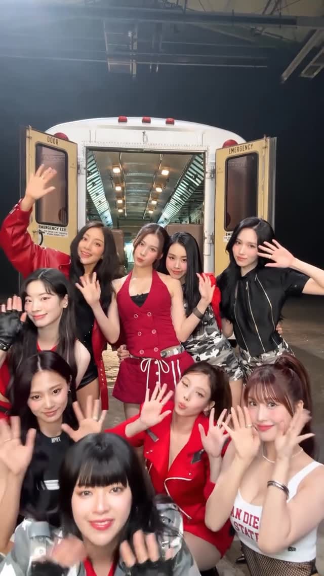 Post 2 by TWICE (트와이스) on Instagram (video)