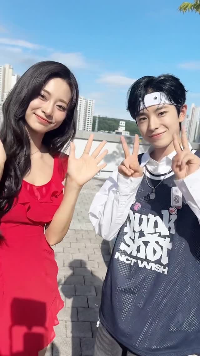 Post 6 by TWICE (트와이스) on Instagram (video)