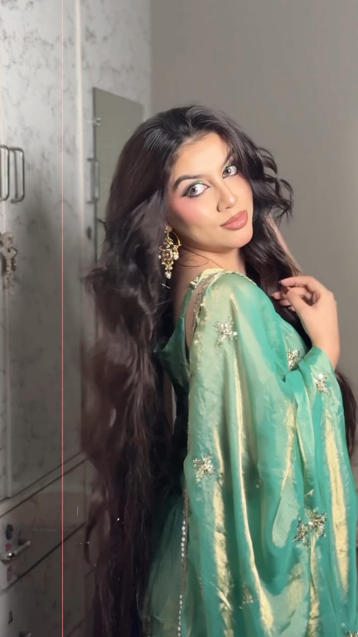 Post 6 by Gunjan Aggarwal | Makeup Artist | Delhi on Instagram (video)