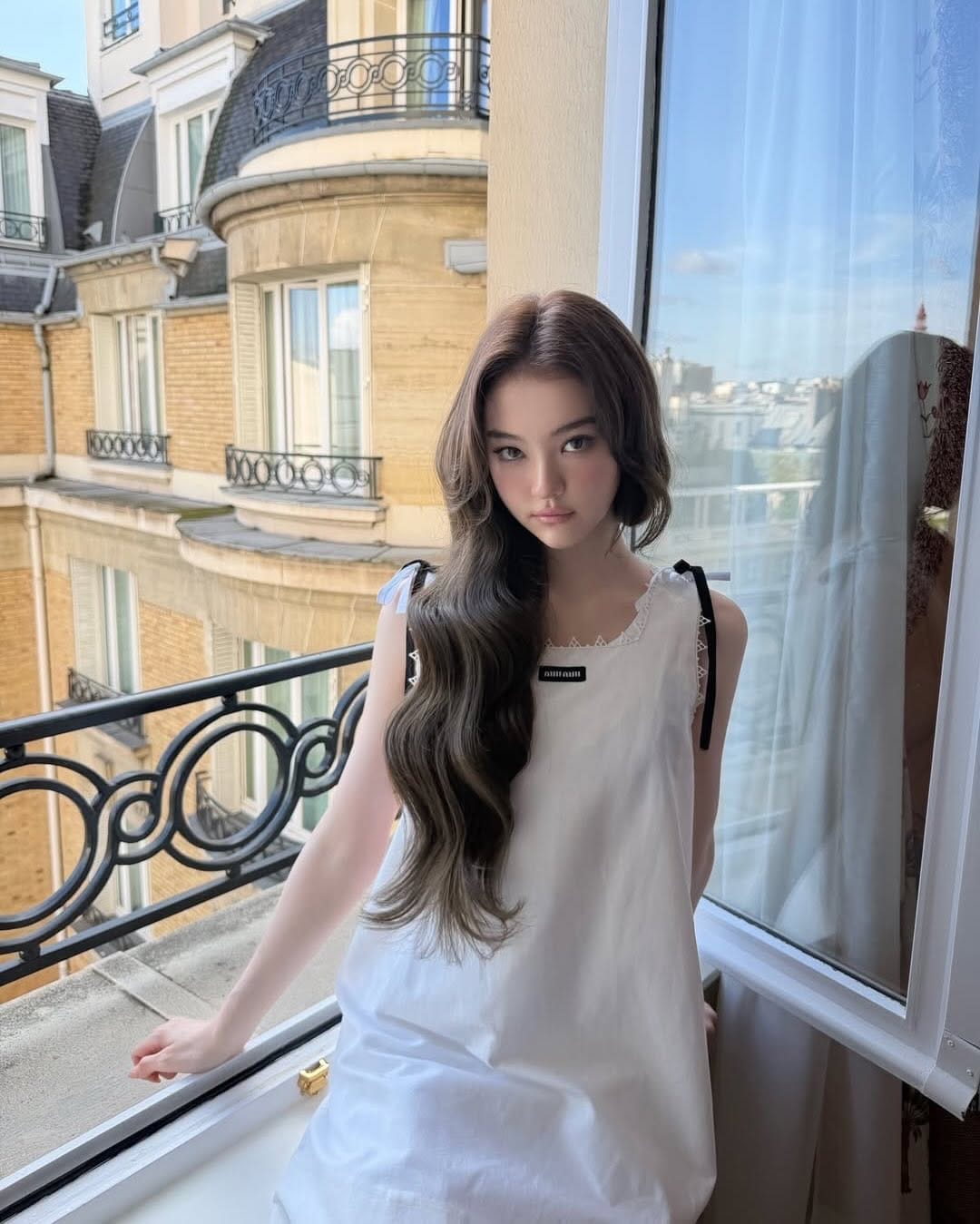 Post 3 by MEOVV ELLA on Instagram (carousel)