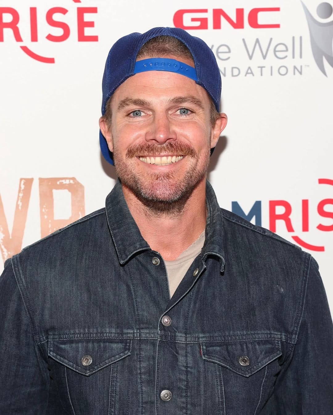Post 4 by Stephen Amell on Instagram (image)