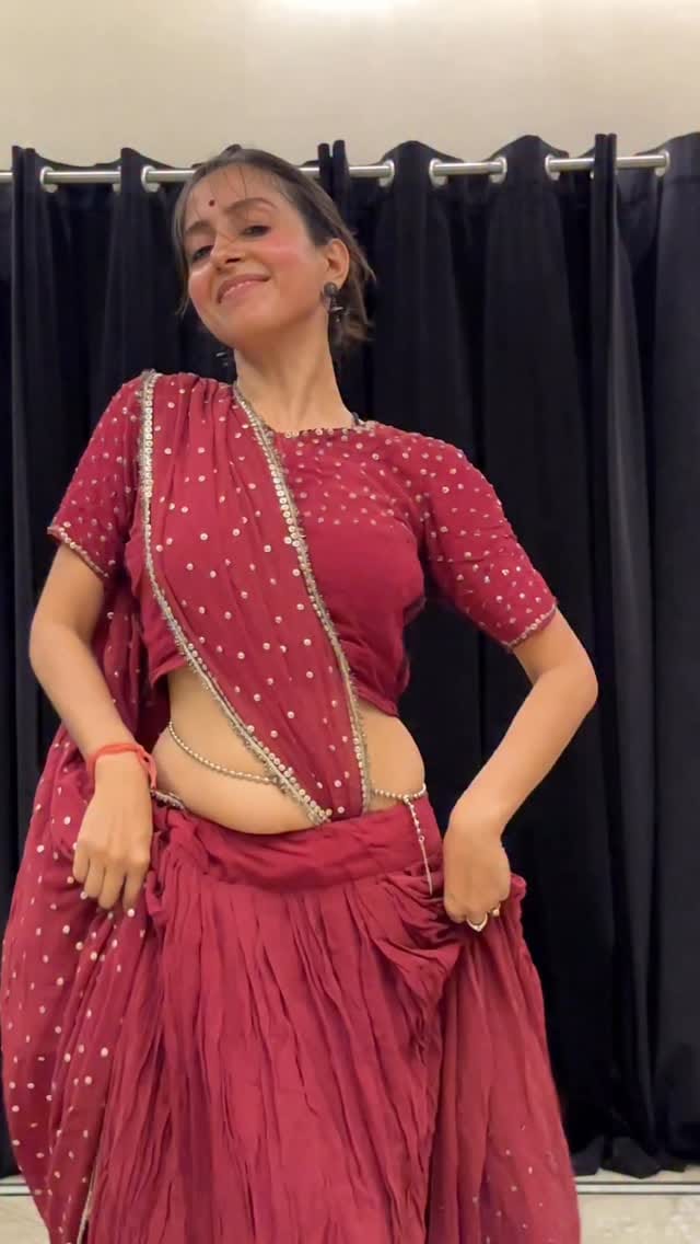Post 8 by Nikita Surolia on Instagram (video)