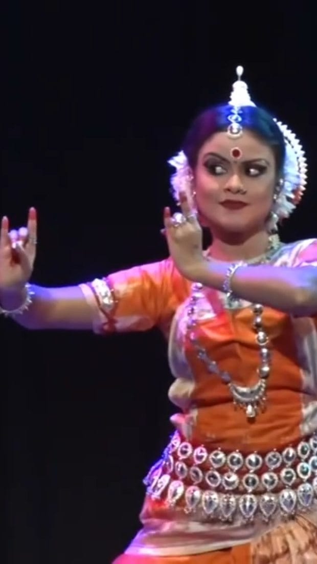 Post 4 by Laavanya Ghosh on Instagram (video)