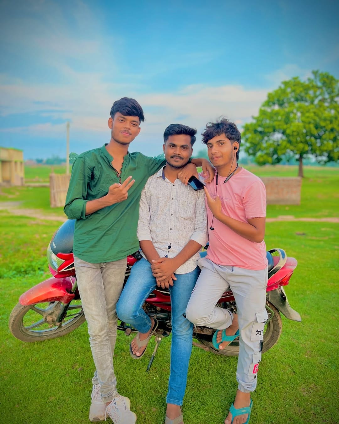 Post 10 by Desi chora❤️😄 on Instagram (carousel)