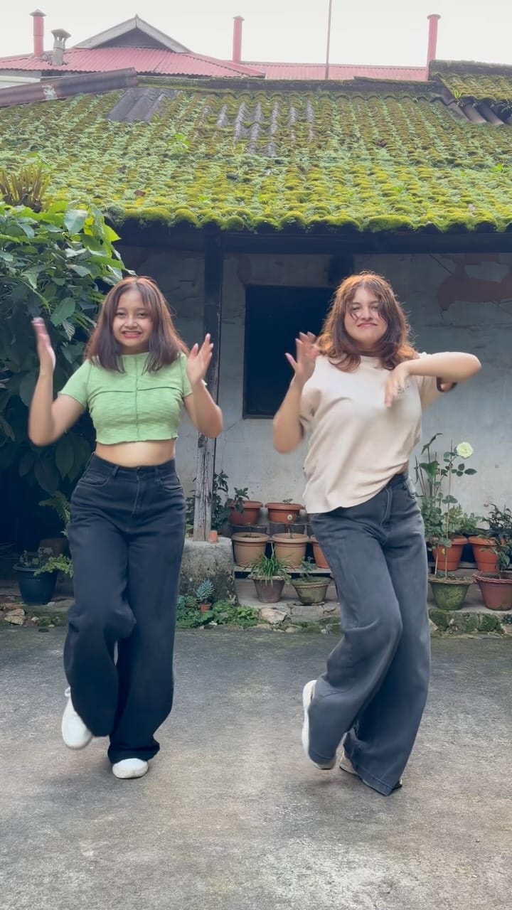 Post 1 by 🍁Best Friends🍁 on Instagram (video)