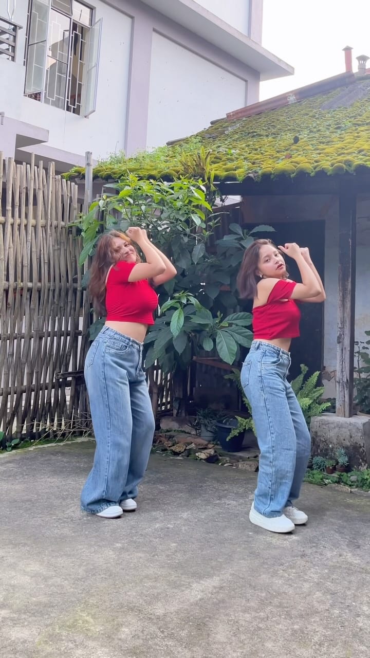 Post 6 by 🍁Best Friends🍁 on Instagram (video)