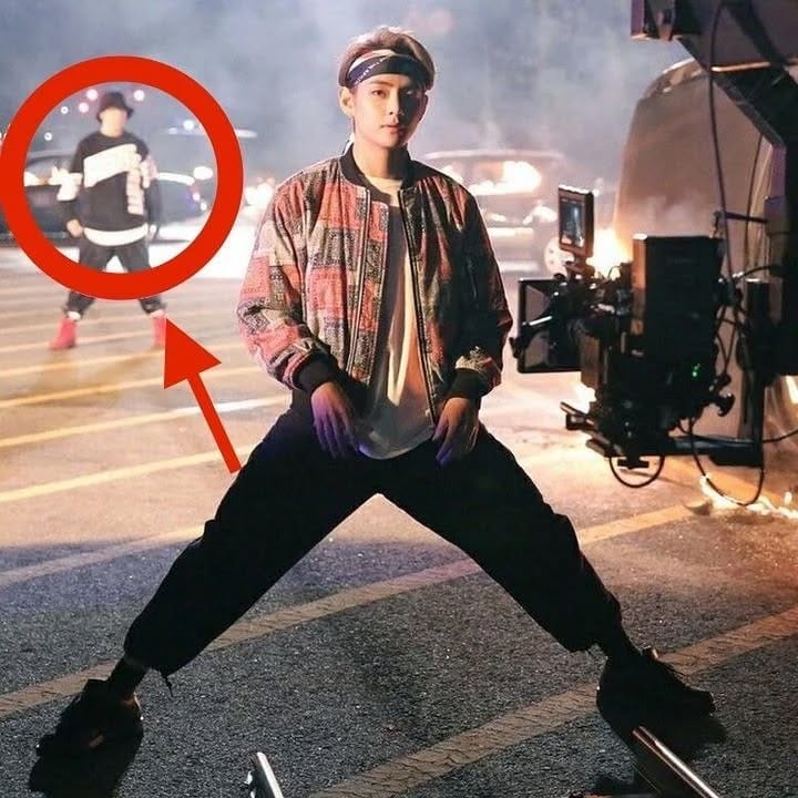 Post 3 by 태형 sakie ⁷ on Instagram (carousel)