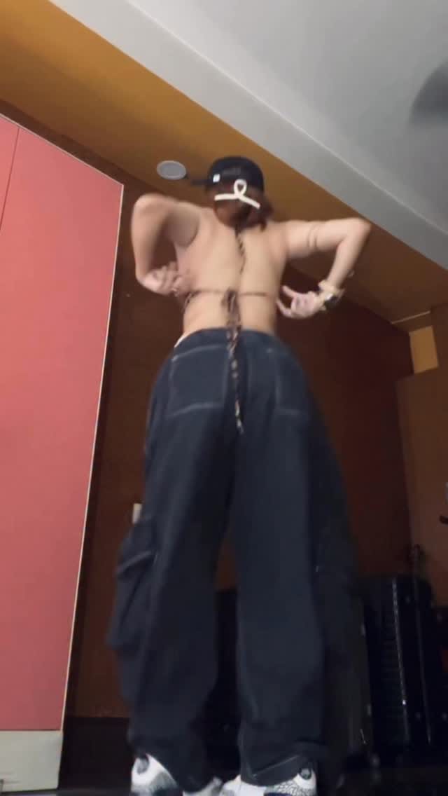 Post 9 by Arshia Sinha on Instagram (video)