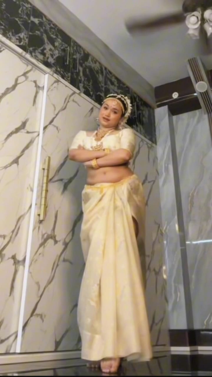 Post 2 by Arshia Sinha on Instagram (video)