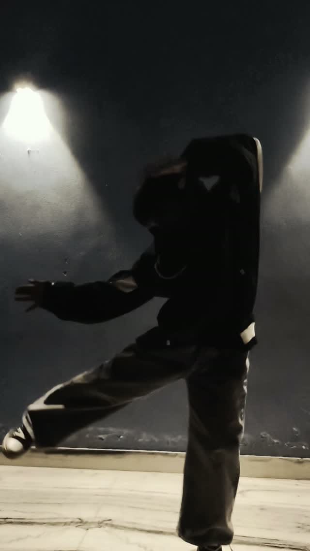 Post 5 by Navarasam Dance Academy on Instagram (video)
