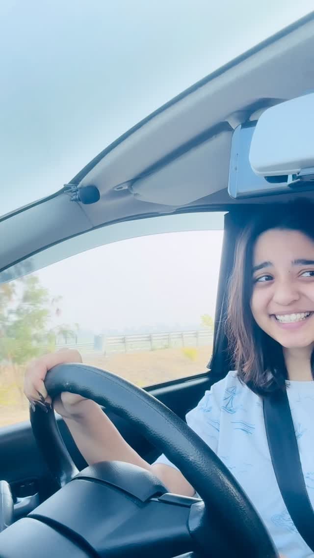 Post 6 by Honeyy Soni on Instagram (video)