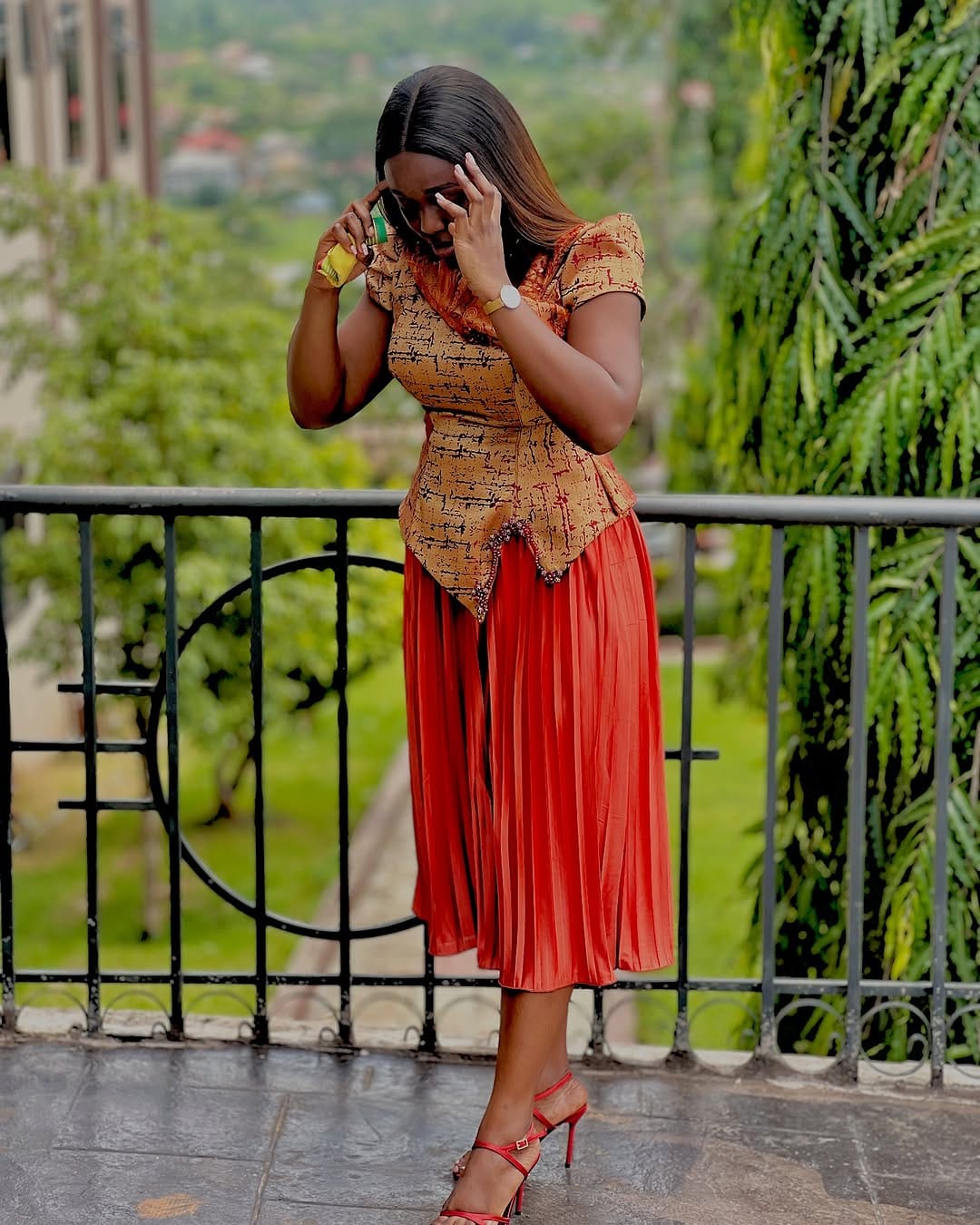 Post 5 by Constance Obeng Pokuaah, OD on Instagram (carousel)