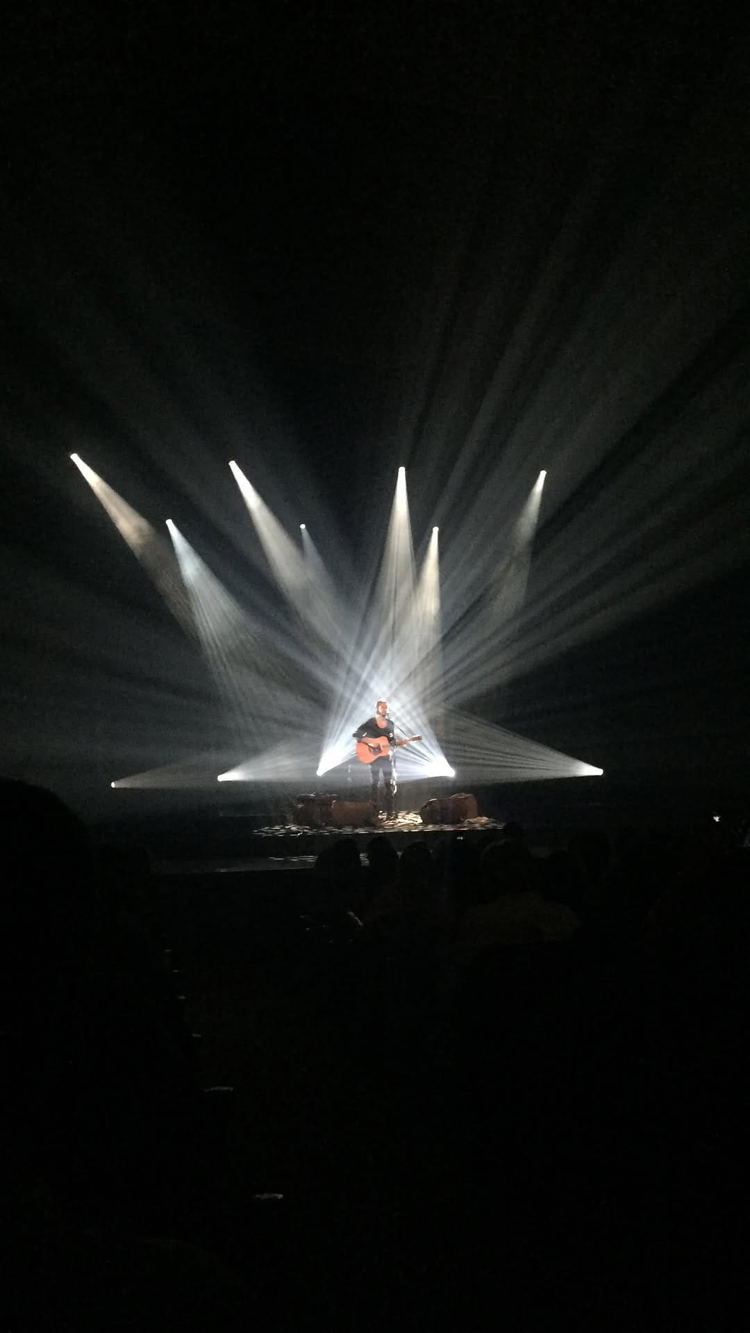 Post 10 by Tiago Iorc News on Instagram (video)