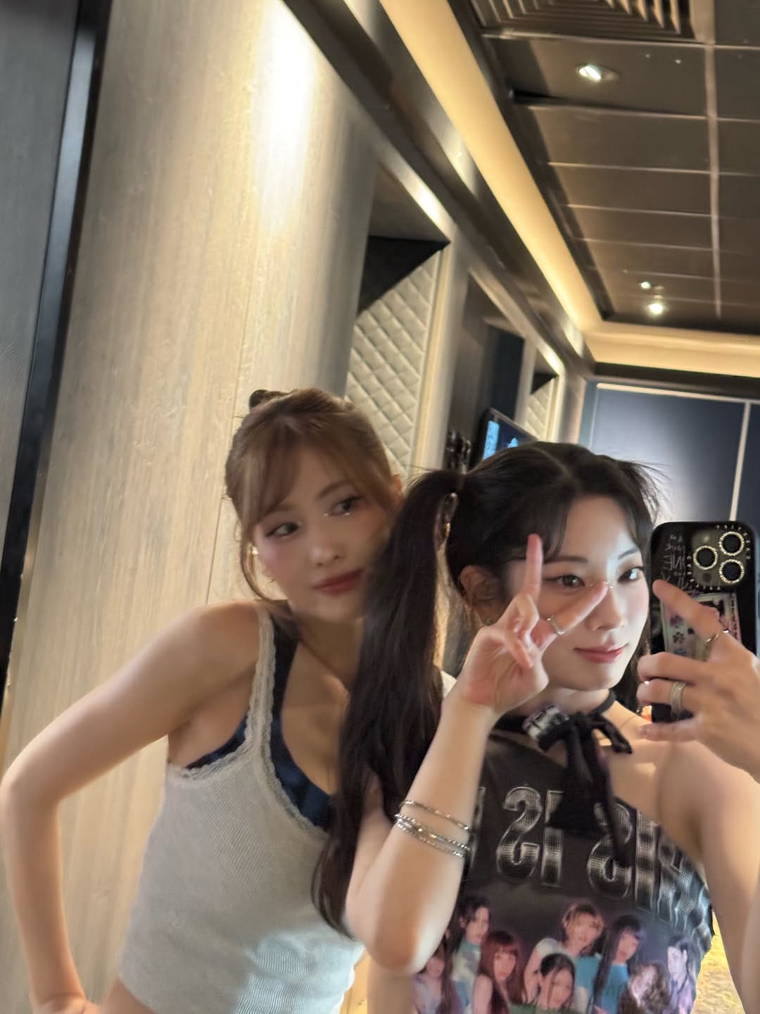 Post 3 by Hirai Momo(모모//もも)🍑 on Instagram (carousel)