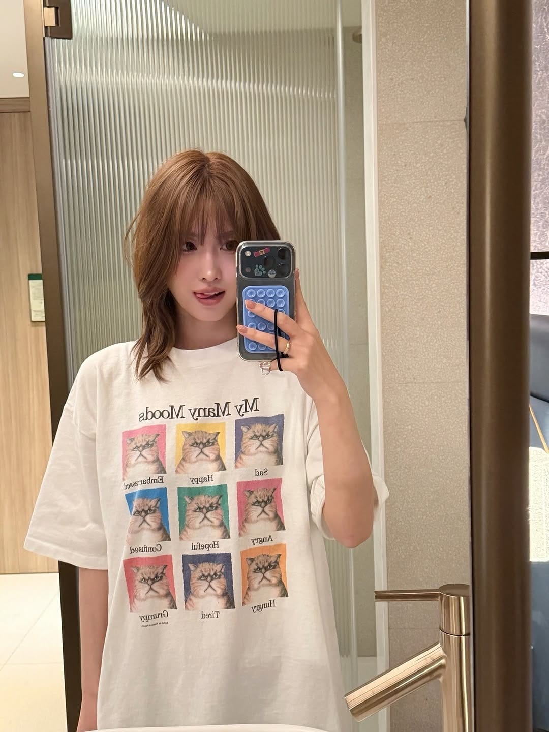 Post 8 by Hirai Momo(모모//もも)🍑 on Instagram (carousel)