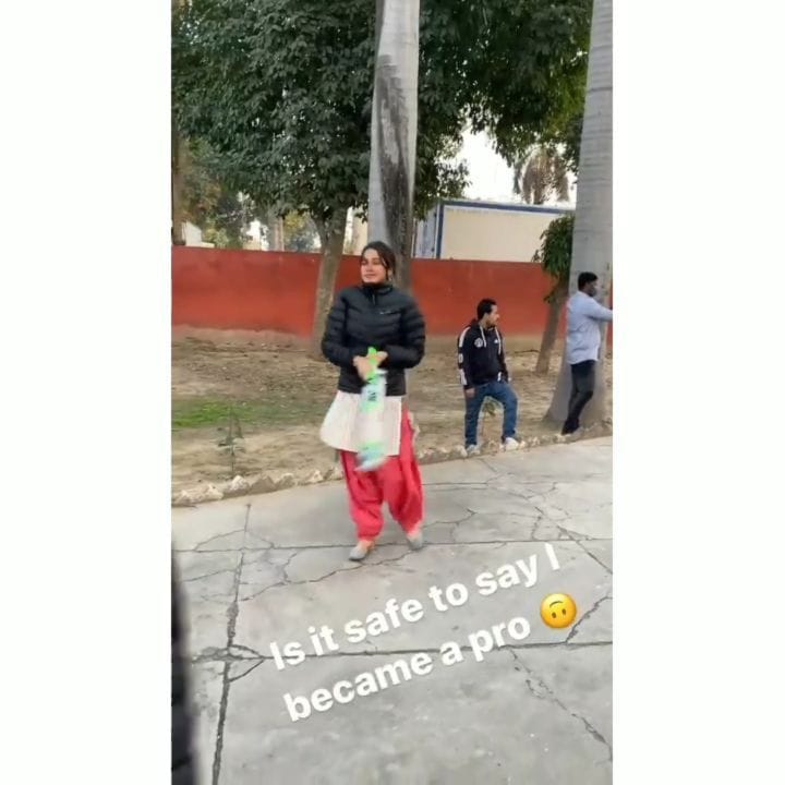 Post 7 by Janhvi & Khushi Kapoor ❤ on Instagram (video)