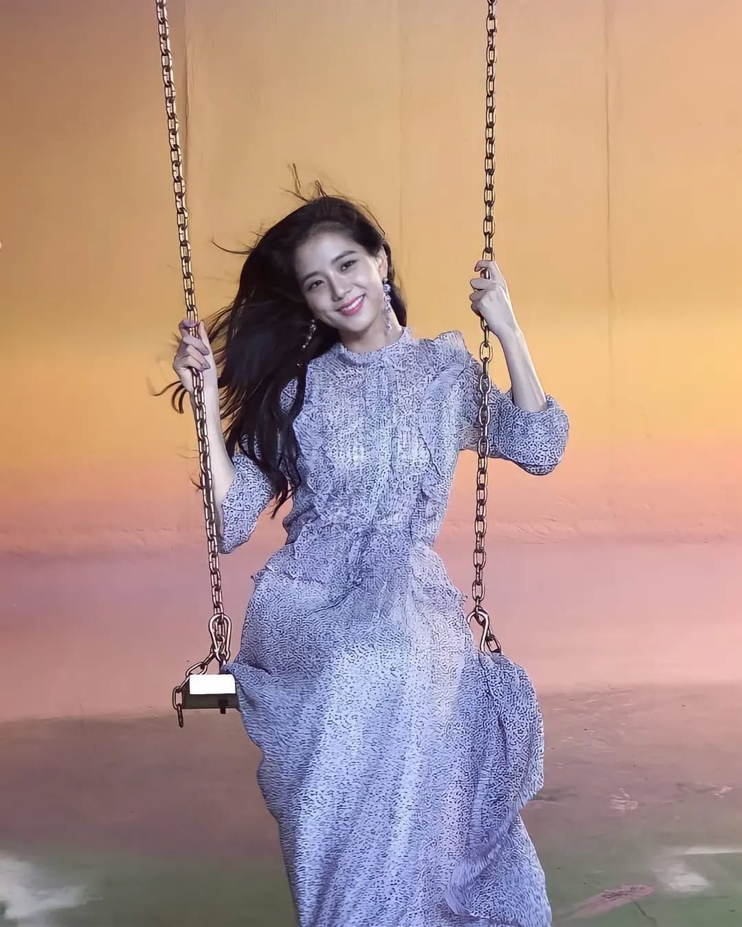 Post 6 by BLΛƆKPIИK JISOO 🤍 on Instagram (carousel)