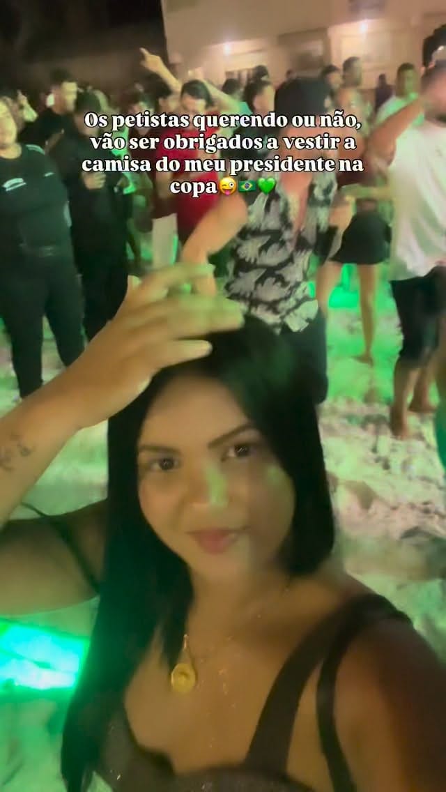 Post 8 by Isabela Cristina on Instagram (video)