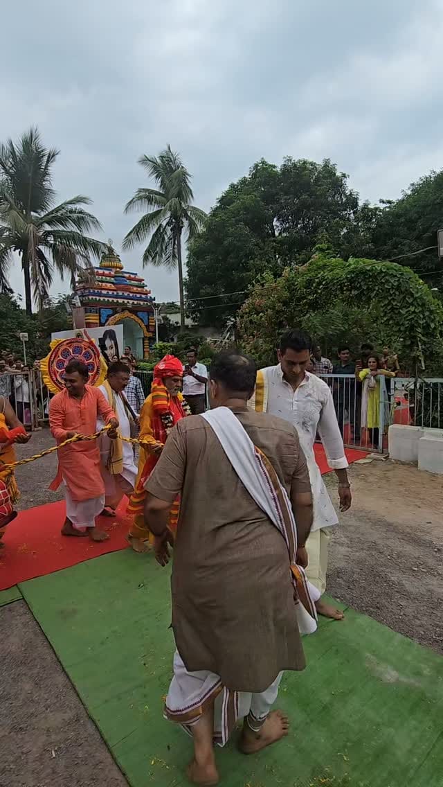 Post 8 by Devendra Yadav India on Instagram (video)