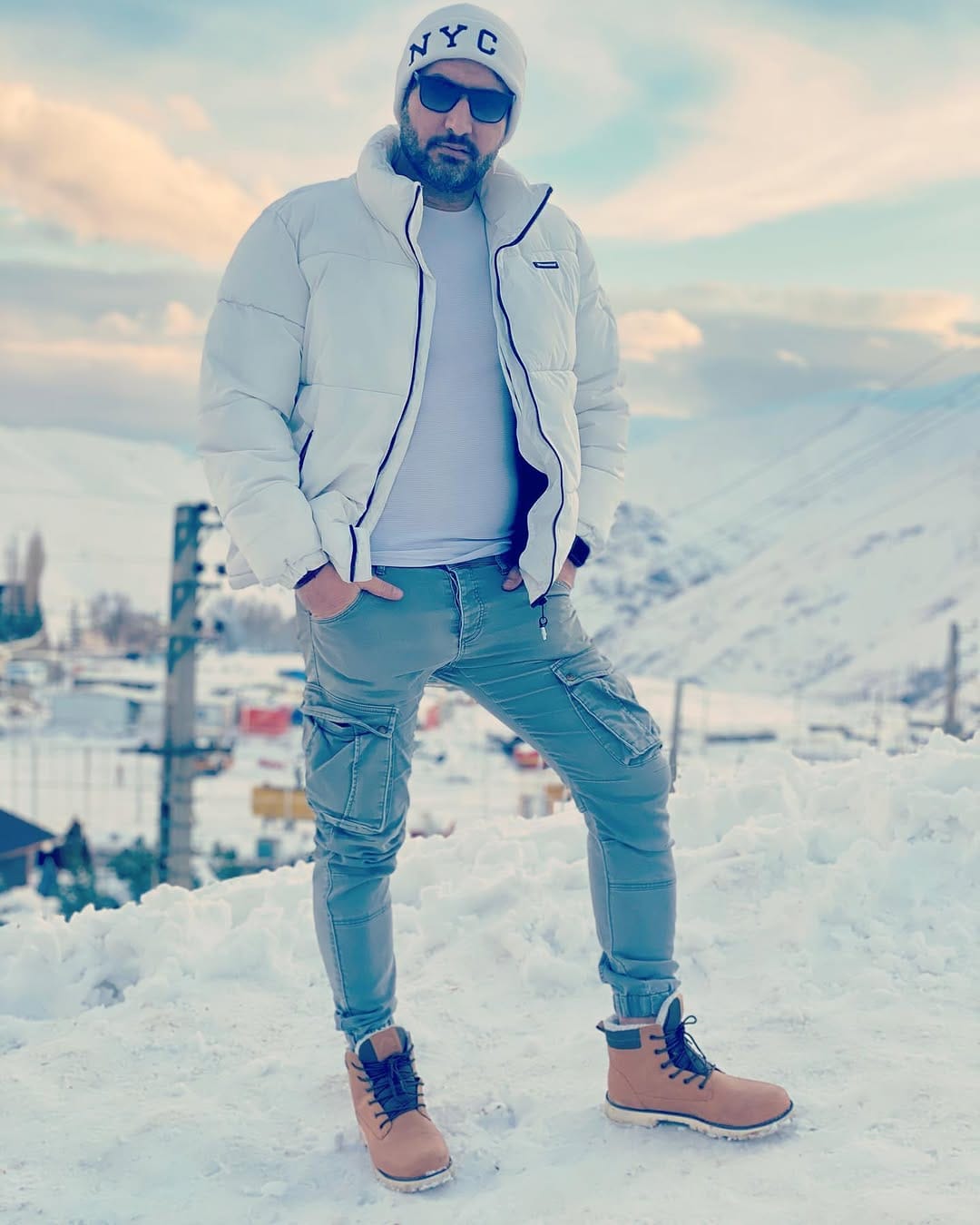 Post 9 by Pejman Nikpey on Instagram (image)