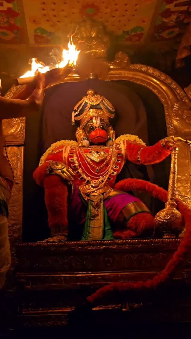 Post 9 by SRI ASHTAMSA VARADHA ANJANEYAR on Instagram (video)