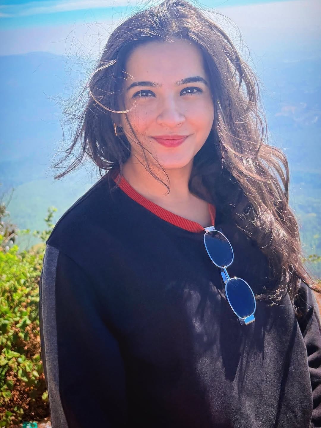 Post 8 by Arya Pandey✨ on Instagram (carousel)