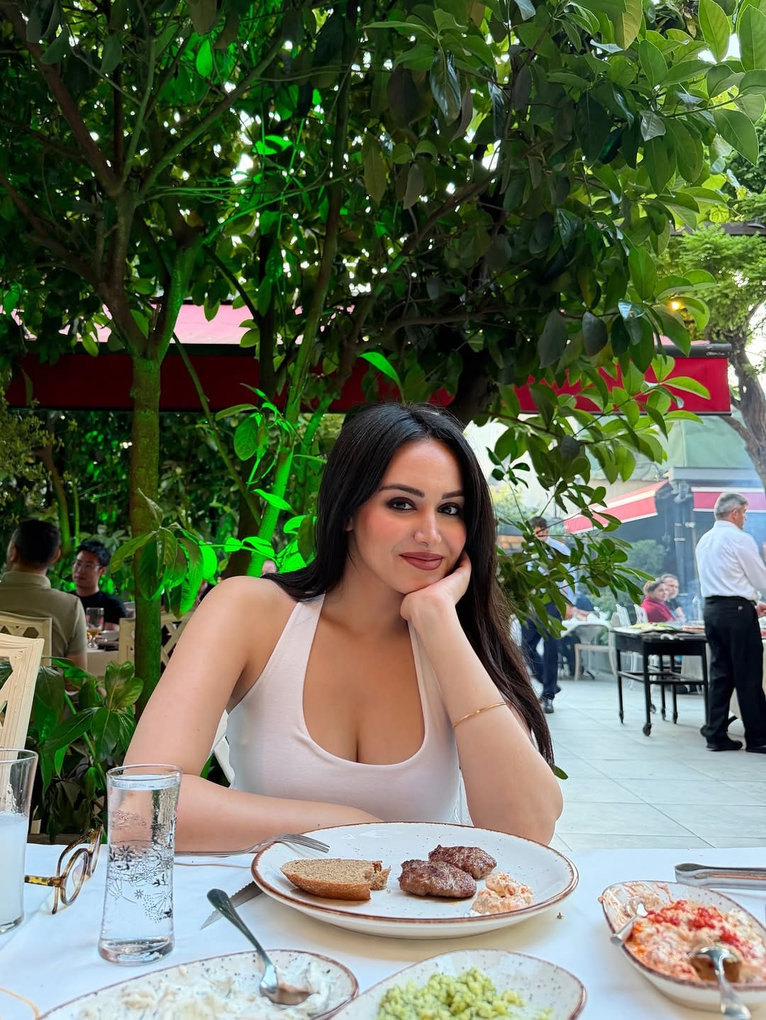 Post 8 by Rabia Aras on Instagram (carousel)