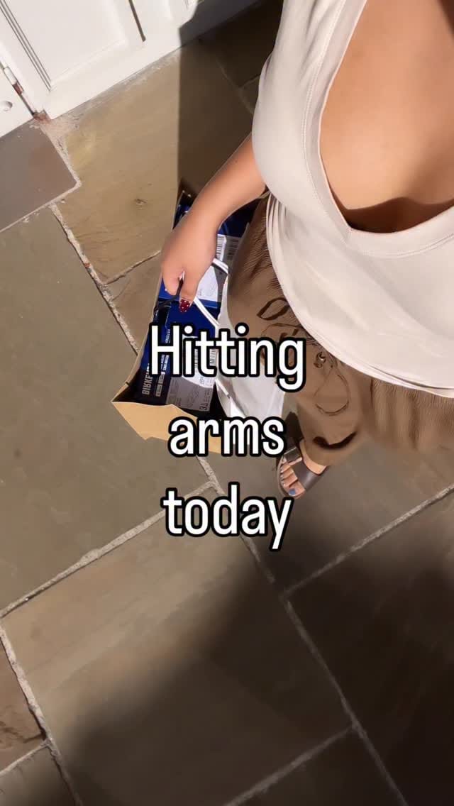 Post 7 by Ananya Godara on Instagram (video)