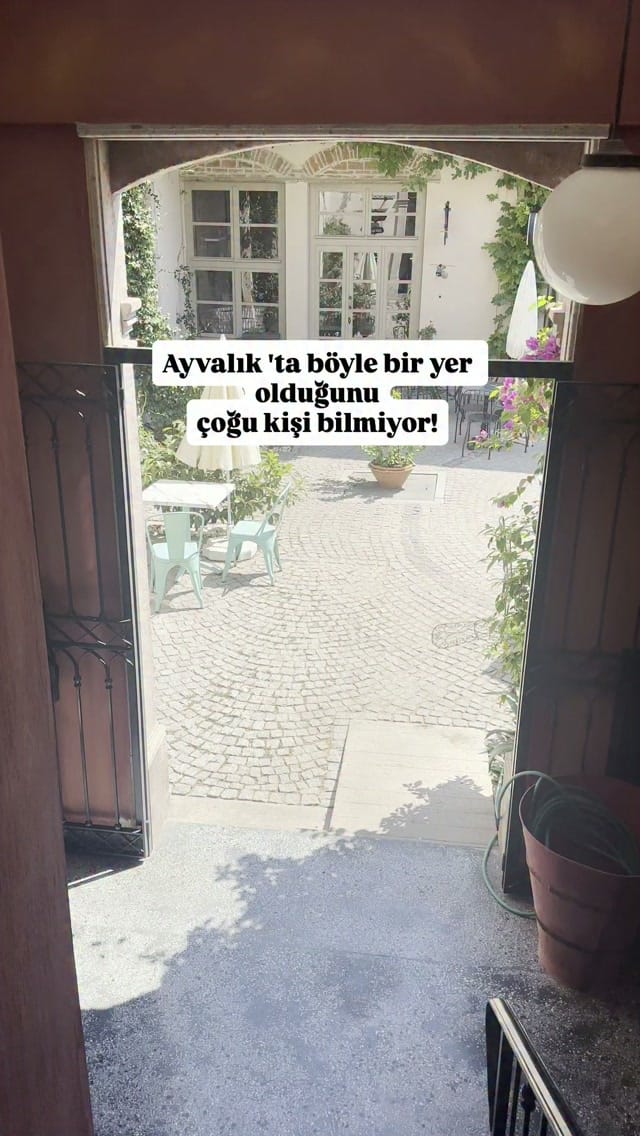 Post 6 by Aslı on Instagram (video)