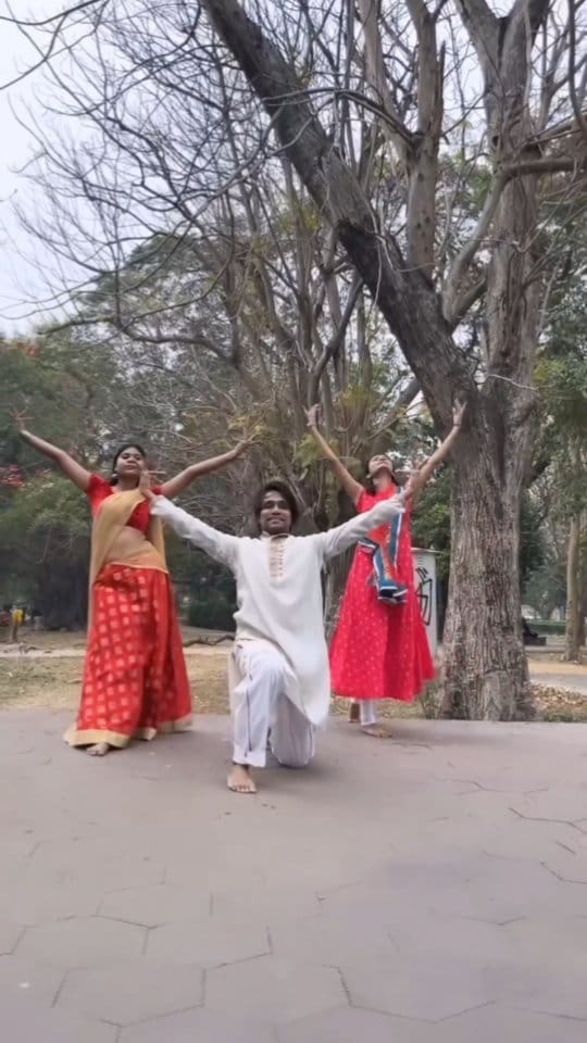 Post 8 by Manas moonwalker on Instagram (video)
