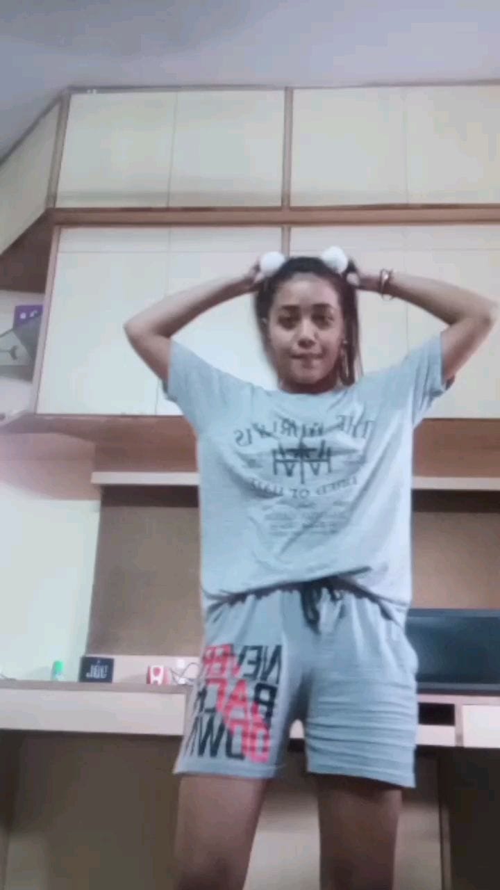 Post 2 by Jeniyas Jeliks on Instagram (video)