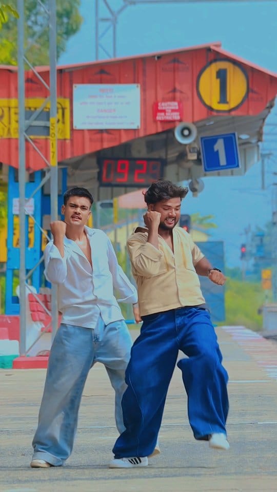 Post 2 by Manish Mehra Ad on Instagram (video)