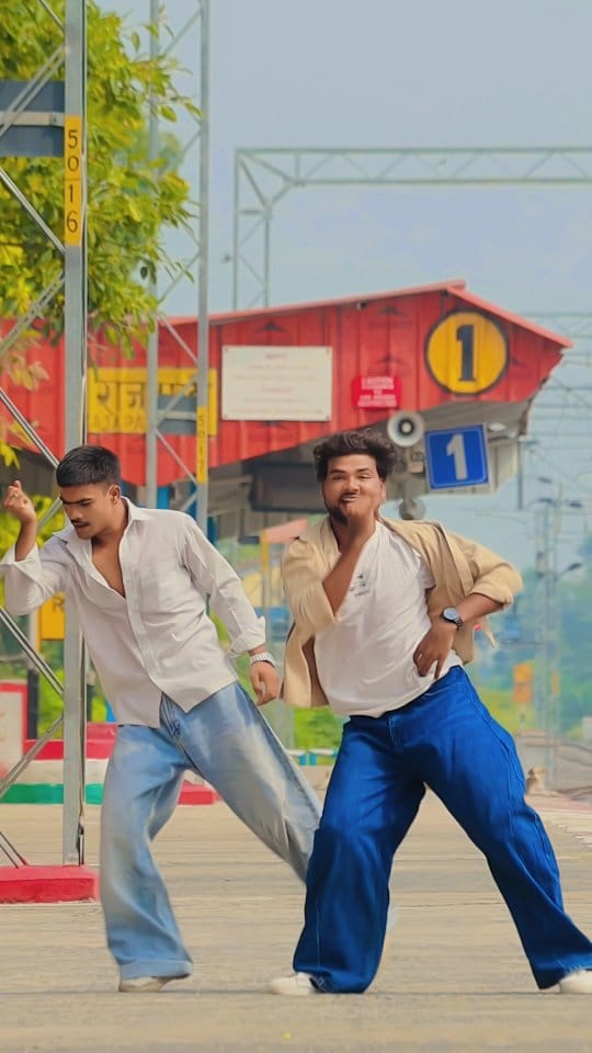 Post 4 by Manish Mehra Ad on Instagram (video)