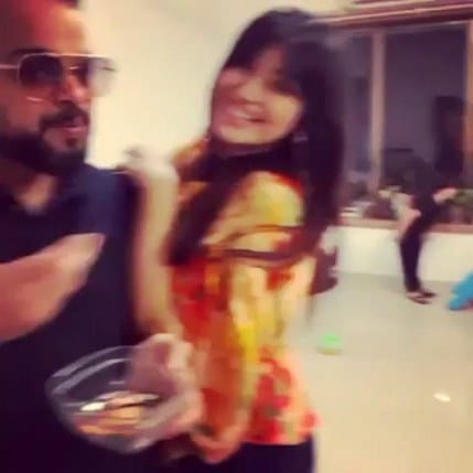 Post 9 by Ayesha takia azmi🔵 on Instagram (video)