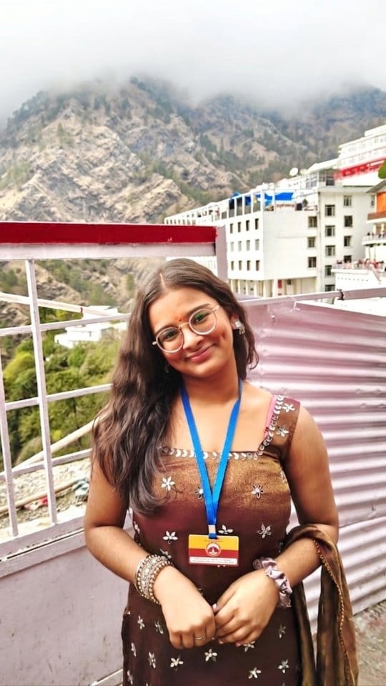 Post 7 by Shambhavi Jha on Instagram (video)