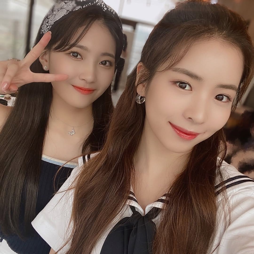 Post 8 by MAYA(マヤ)❤️NiziU(ニジュー) on Instagram (carousel)