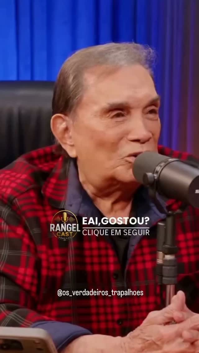 Post 1 by FÃ CLUBE OFICIAL on Instagram (video)