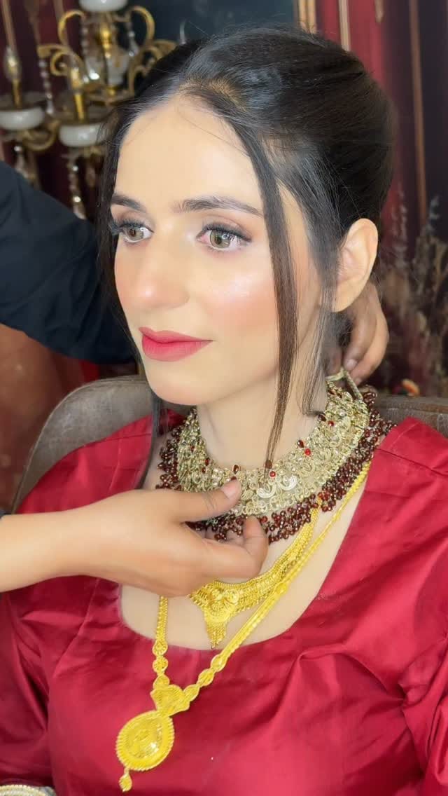 Post 2 by Waliya Siddiqui (Aqsa) on Instagram (video)